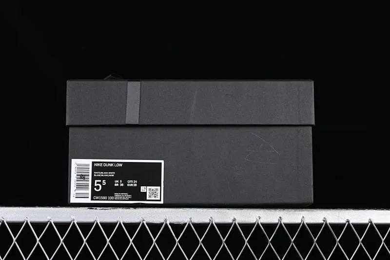 All Categories Nk SB Dunk Series Nk SB Dunk Low Low-top sneakers Gift box Nk Dunk Low Raspberry Black Pink Valentine's Day Customized version of deconstructed strap casual sneakers CW1590-100